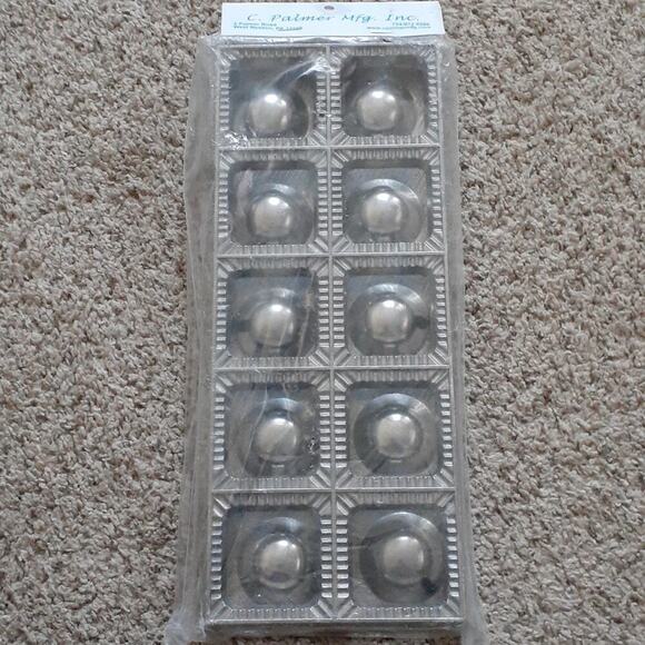 NWT C. Palmer Mfg, Inc. Ravioli/Circle Cookie Forms - Picture 1 of 3